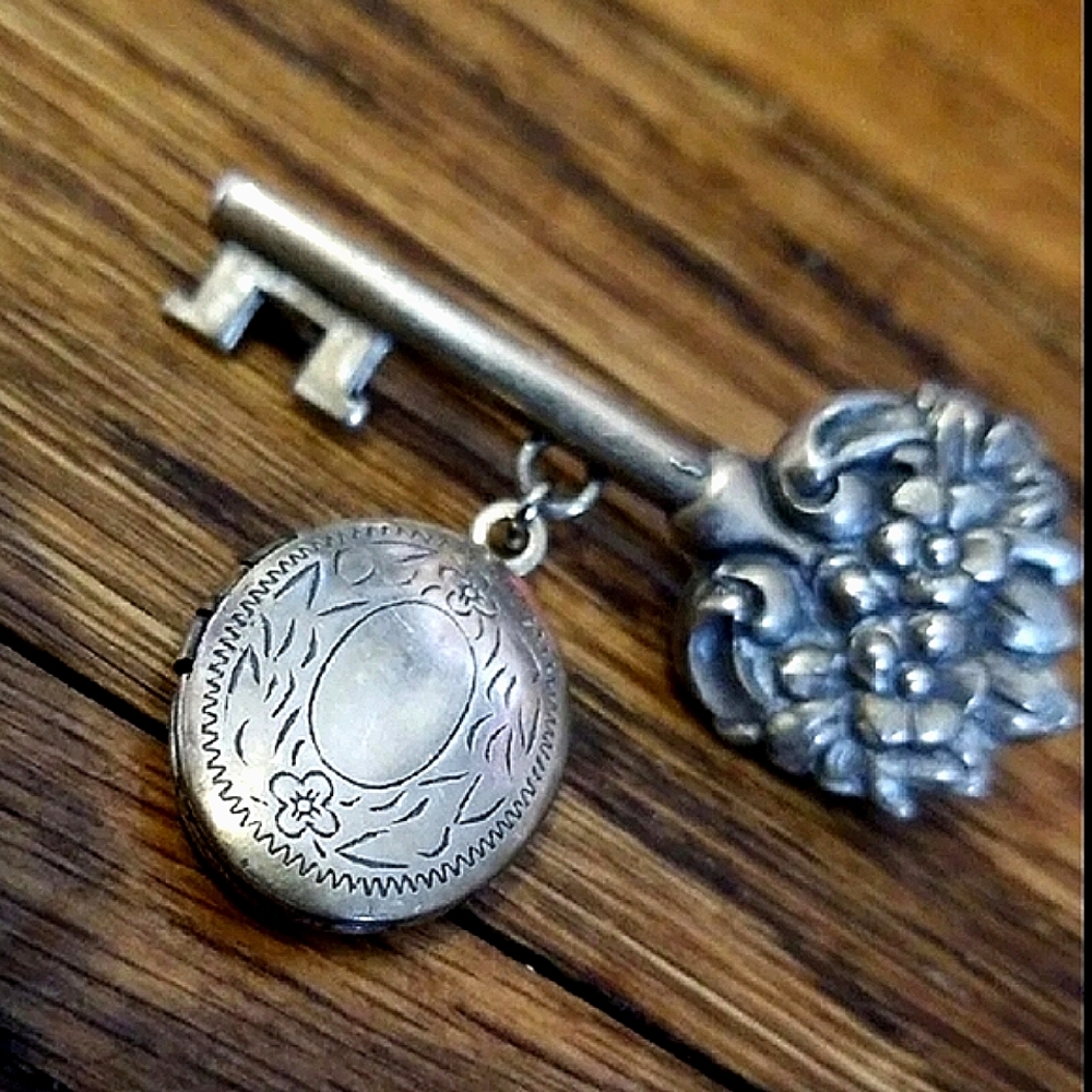 SOLD Antique Sterling Silver 925 Floral Skeleton Key Brooch Pin